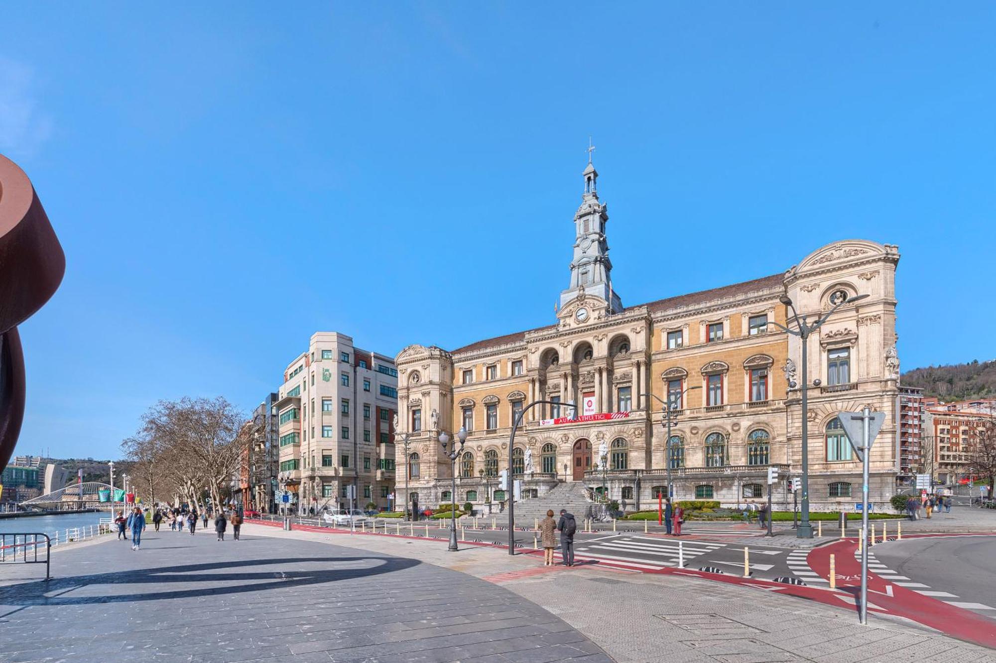 Ayuntamiento Cerca Del Casco Viejo & Parking Leilighet Bilbao Eksteriør bilde