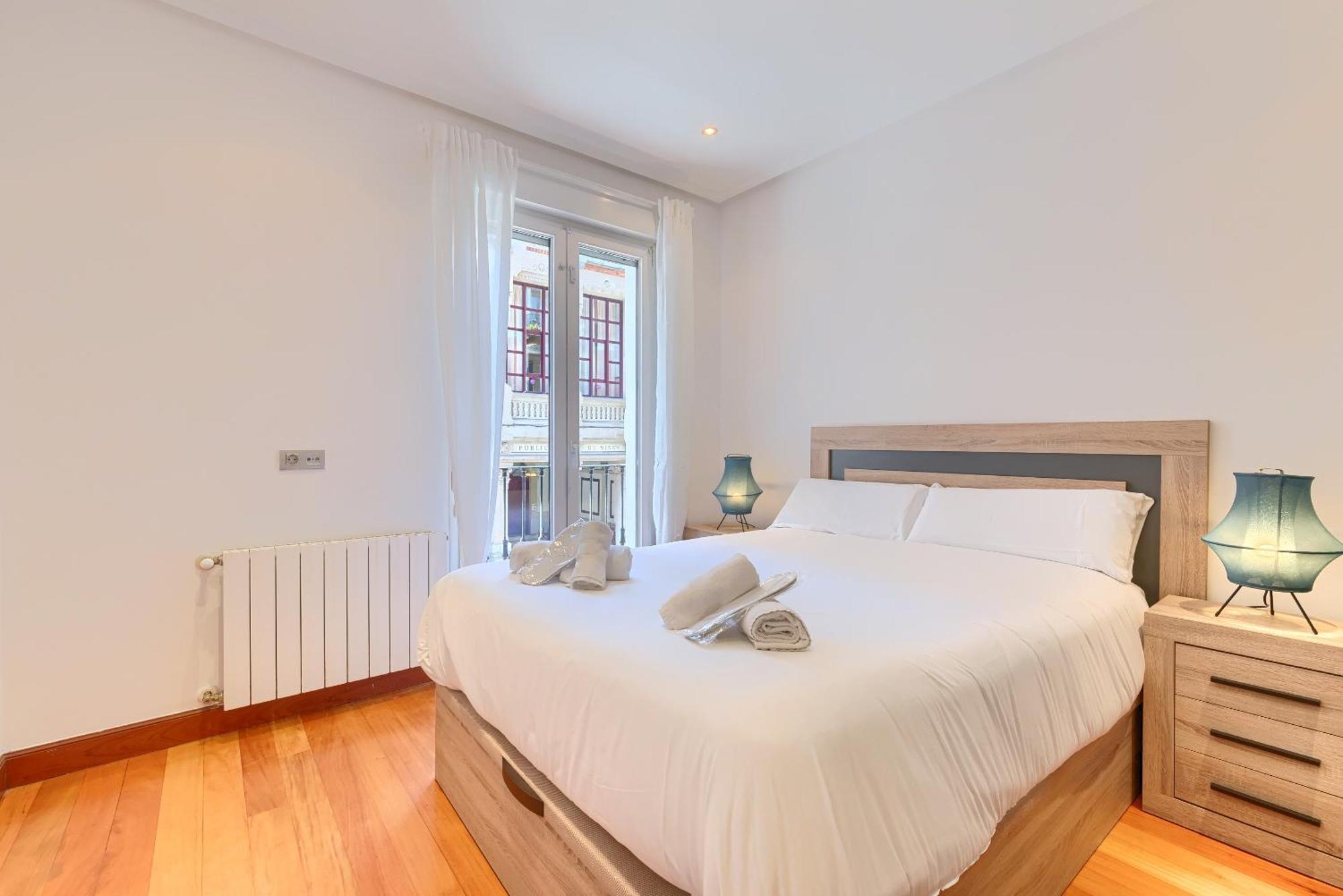 Ayuntamiento Cerca Del Casco Viejo & Parking Leilighet Bilbao Eksteriør bilde